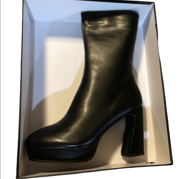 AZALEA WANG BAD GIRLS ONLY CHUNKY BOOTIE BLACK VEGAN LEATHER PLATFORM HEEL BOOTS - Picture 8 of 9